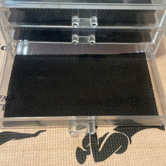 Storage Container - Picture 4 of 8